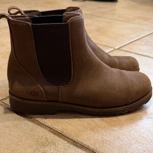 UGG Chestnut Suede Chelsea Boots